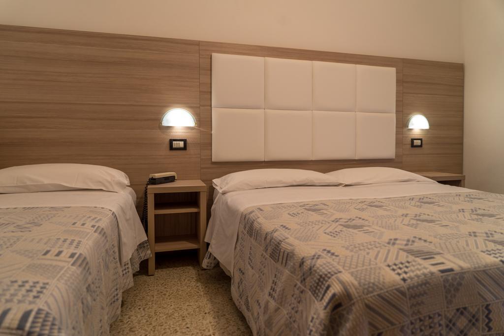 Hotel Onda Marina Misano Adriatico Cameră foto